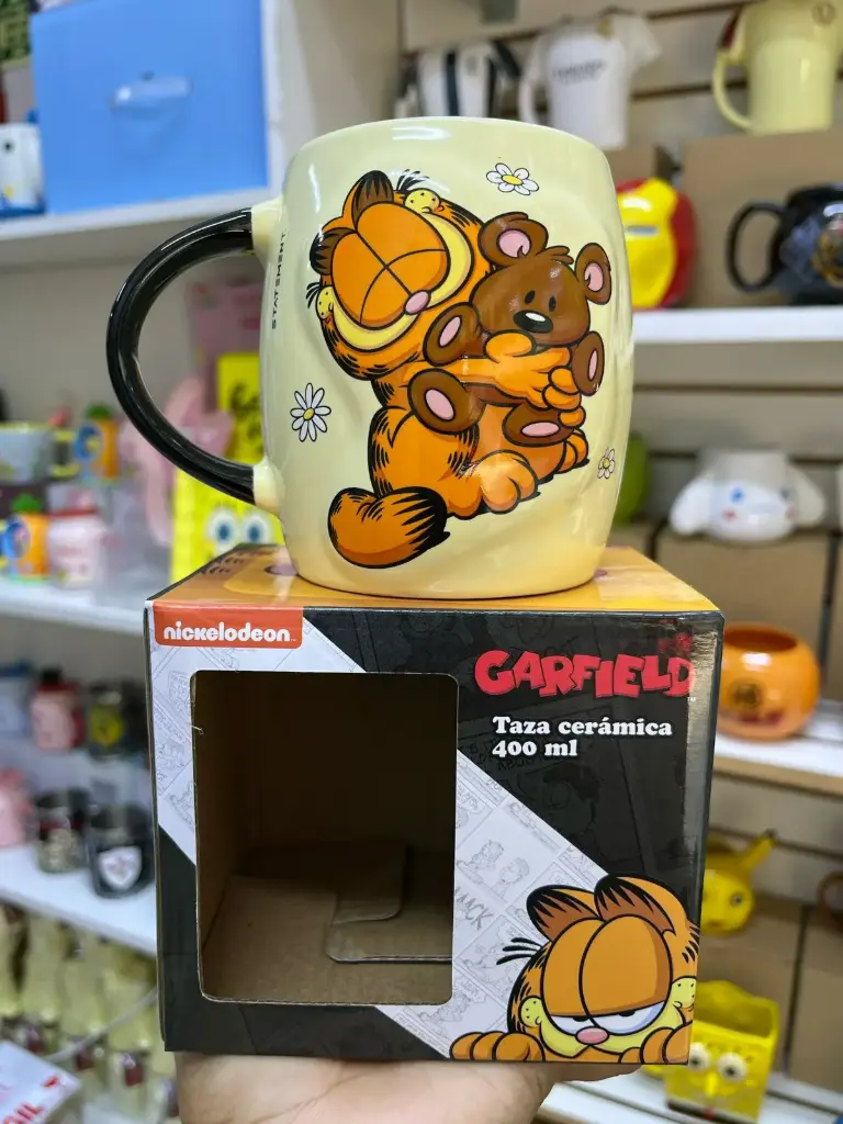 Taza Garfield Importada