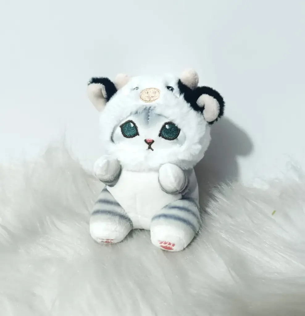 Llavero gato con disfraz de vaquita 12cm