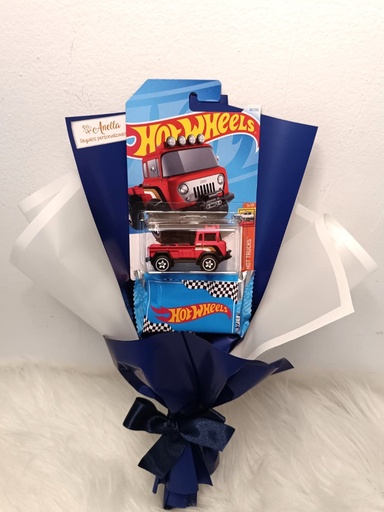 1 Hot Wheels y 1 chocolate
