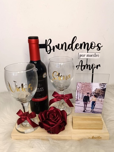 Brindemos por nuestro amor