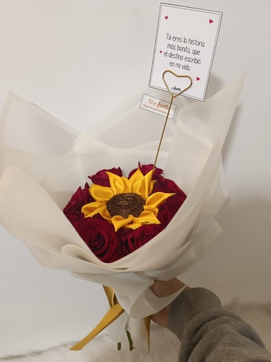 8 Rosas 1 Girasol eterno