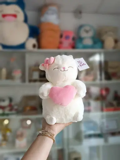 Oveja miniso con corazón 24cm