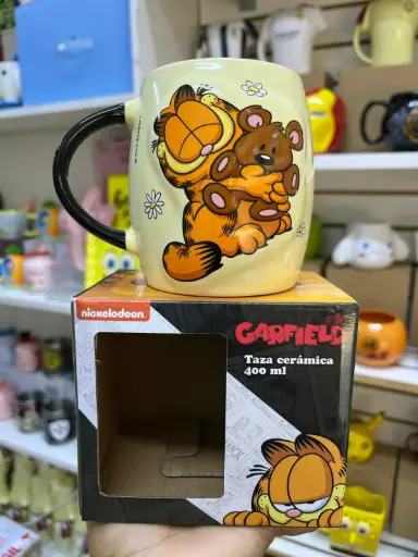 Taza Garfield Importada