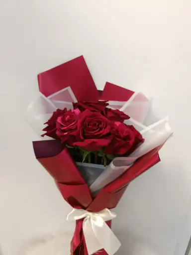 Ramo de 12 rosas rojas